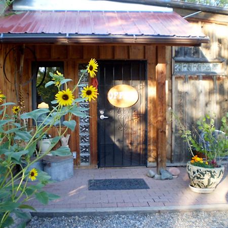פרמינגטון Silver River Adobe Inn Bed And Breakfast מראה חיצוני תמונה