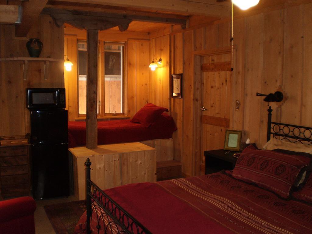 פרמינגטון Silver River Adobe Inn Bed And Breakfast מראה חיצוני תמונה