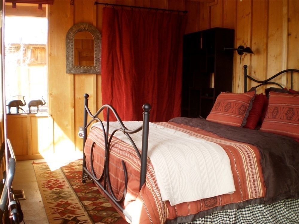 פרמינגטון Silver River Adobe Inn Bed And Breakfast מראה חיצוני תמונה