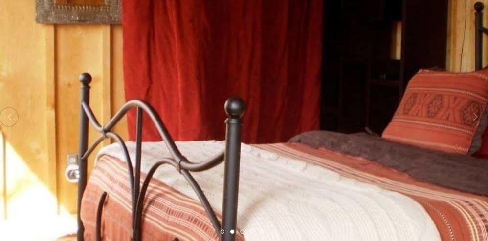 פרמינגטון Silver River Adobe Inn Bed And Breakfast מראה חיצוני תמונה